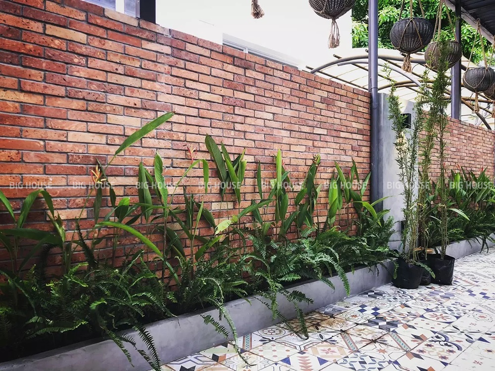 Gạch giả cổ Viglacera đất nung ốp hàng rào hiện đại
