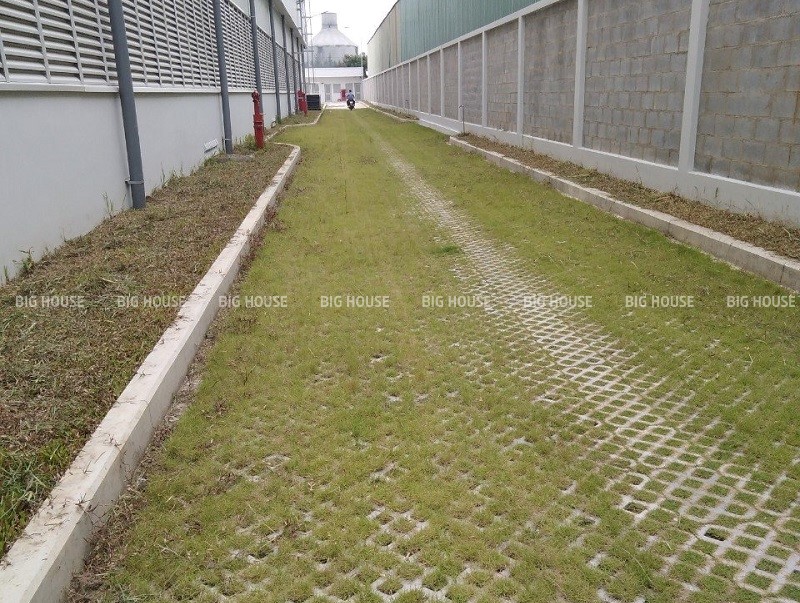 Gạch lát sân vườn trồng cỏ 3 Gạch lát sân vườn trồng cỏ 3