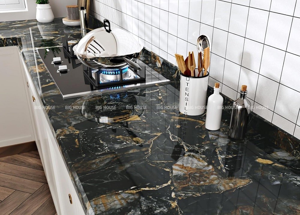 Gạch vân đá marble màu đen vân vàng 