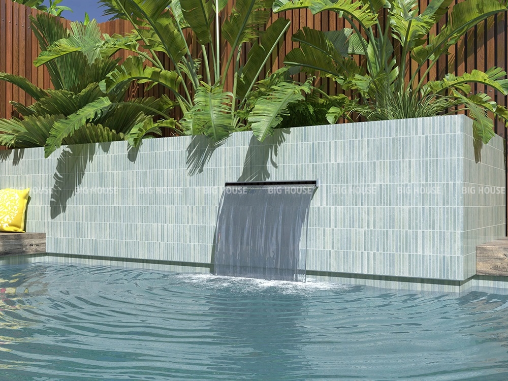 gạch thẻ mosaic ốp bể bơi ngoài trời